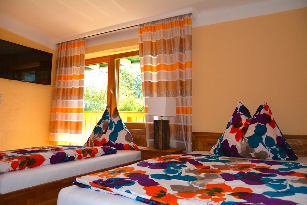 Pension Milan Zell am See Rum bild