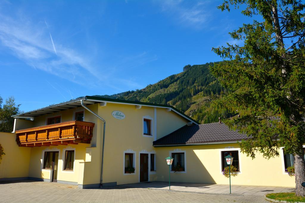 Pension Milan Zell am See Exteriör bild