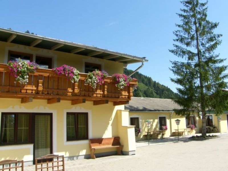 Pension Milan Zell am See Exteriör bild